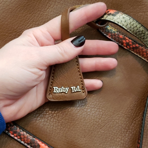 Cute Ruby Rd. Brown Handbag - Picture 4 of 6